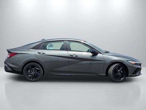 New 2026 Hyundai Elantra SEL Sport Premium FWD image 3
