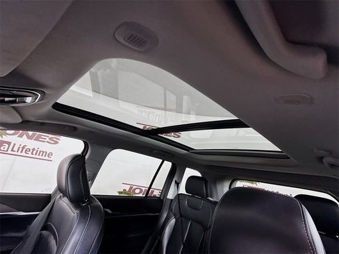 Used 2022 Jeep Grand Cherokee Limited 4xe image 12