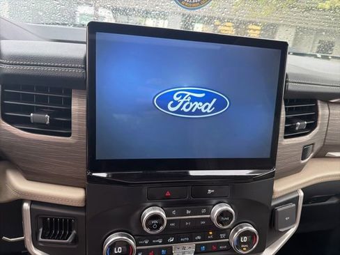 Used 2022 Ford Expedition Limited image 29