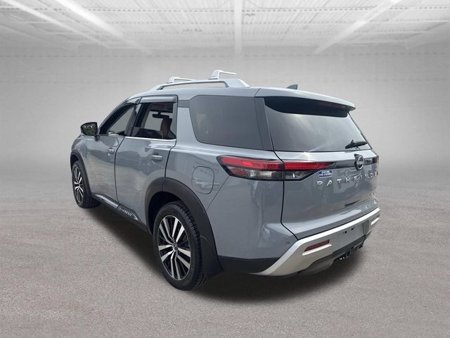 Used 2024 Nissan Pathfinder Platinum w/ Cargo Package AWD/4WD image 11