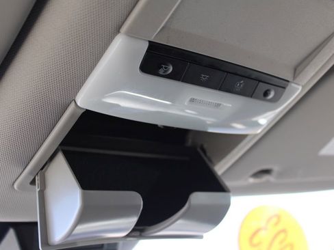 Used 2023 Nissan Rogue S image 40