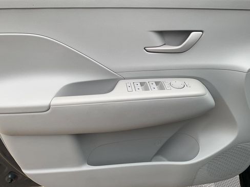 Used 2024 Hyundai Kona SEL image 18