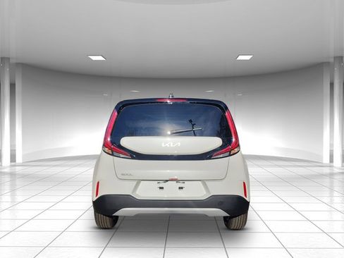 New 2025 Kia Soul LX image 4
