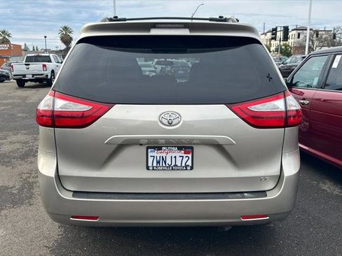 Certified 2017 Toyota Sienna LE image 5