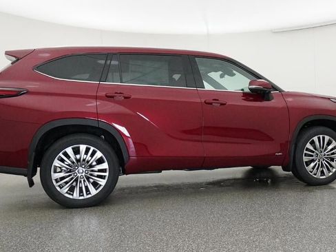 New 2026 Toyota Highlander Platinum AWD/4WD image 26