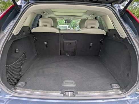 Used 2023 Volvo XC60 B5 Ultimate w/ Climate Package AWD/4WD image 12