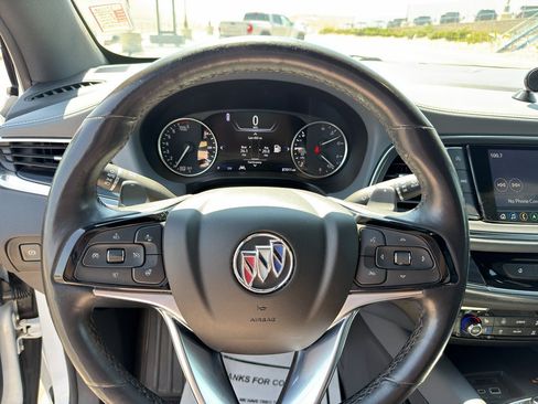 Used 2022 Buick Enclave Premium AWD/4WD image 15