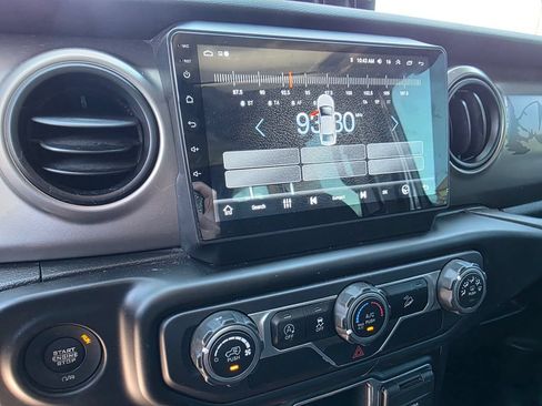 Used 2020 Jeep Wrangler Unlimited Sport AWD/4WD image 10