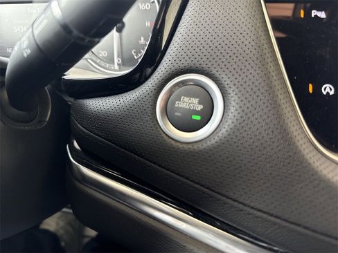 Certified 2025 Cadillac XT5 Premium Luxury image 17