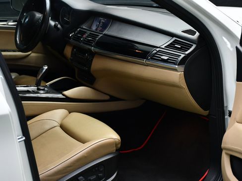 Used 2014 BMW X6 M image 44