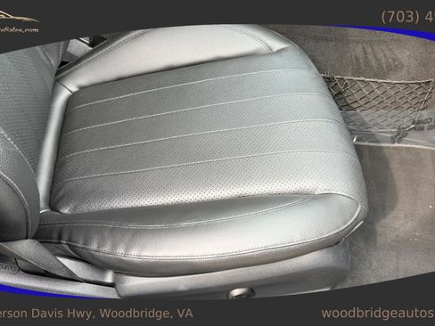 Used 2017 Mercedes-Benz E 300 image 24