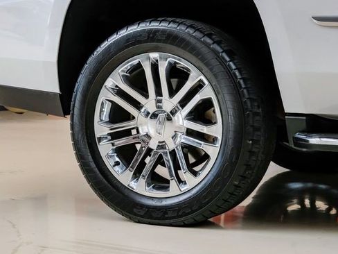 Used 2020 Cadillac Escalade Base image 55