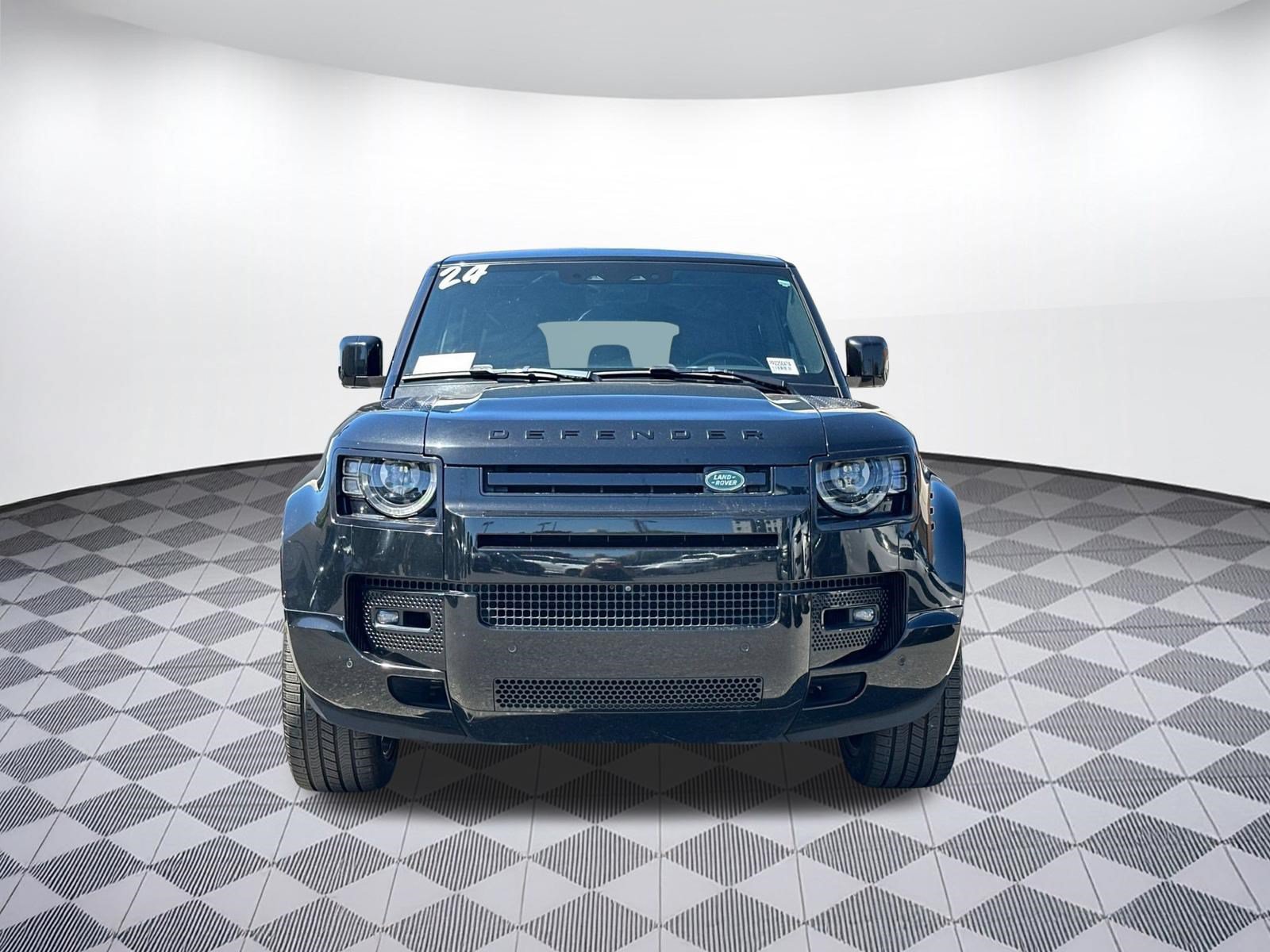 Used 2024 Land Rover Defender 110 X AWD/4WD image 5
