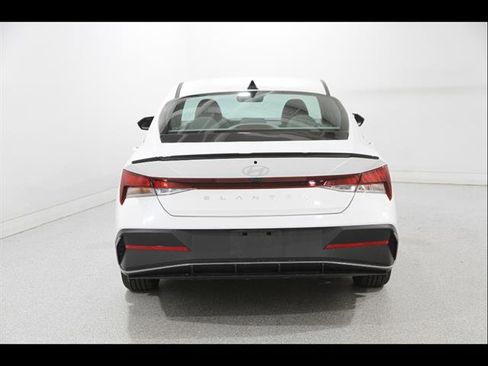 Used 2025 Hyundai Elantra Sport image 18