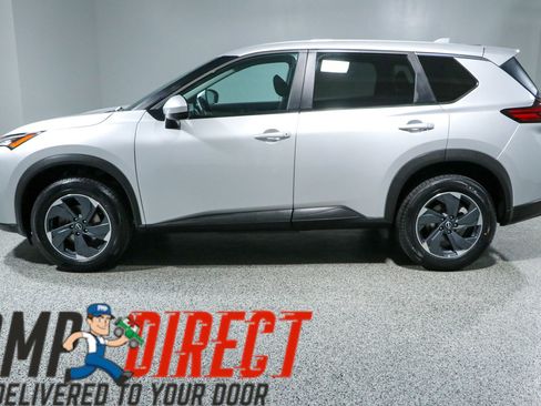 Used 2024 Nissan Rogue SV FWD image 10