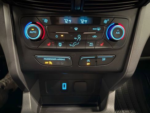 Used 2018 Ford Escape SE w/ SE Sync 3 Package image 26