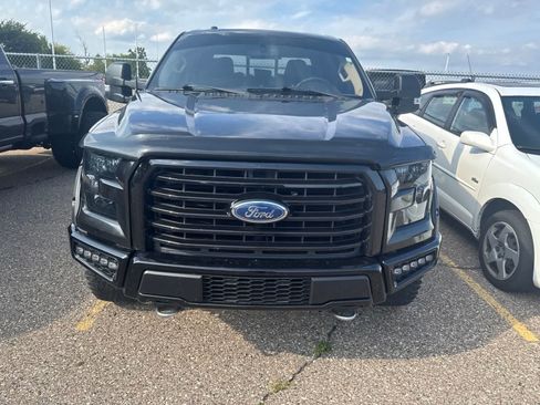 Used 2015 Ford F150 XLT w/ Equipment Group 302A Luxury AWD/4WD image 21
