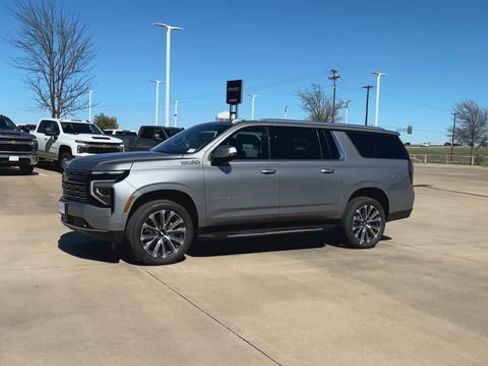 New 2026 Chevrolet Suburban High Country RWD image 5