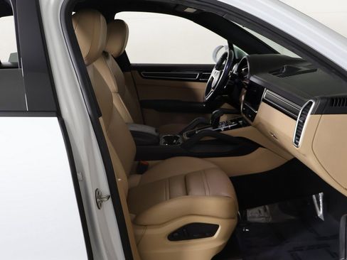 Used 2022 Porsche Cayenne GTS image 29