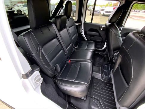 Used 2021 Jeep Wrangler Unlimited Sahara image 19