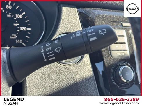 Used 2018 Nissan Rogue SV w/ Premium Package image 20