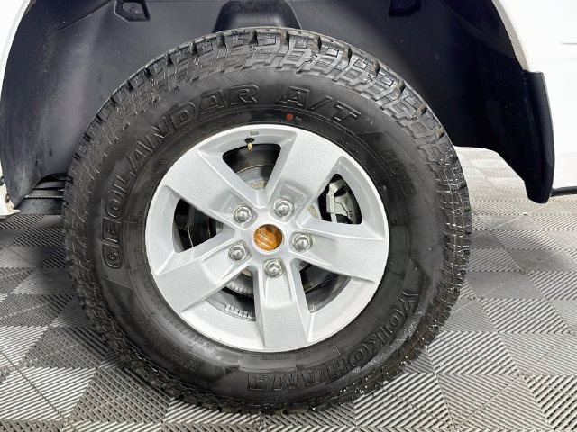Used 2023 RAM 1500 Classic SLT w/ Electronics Group AWD/4WD image 32