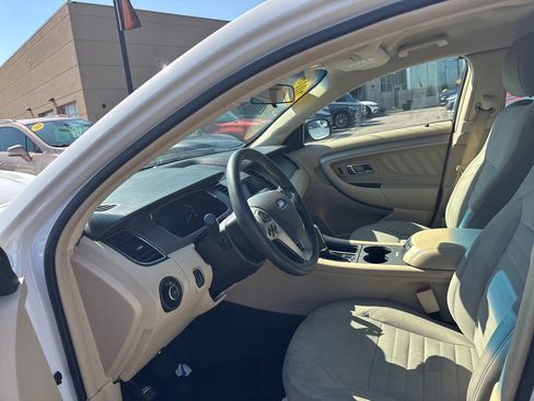 Used 2018 Ford Taurus SE FWD image 21