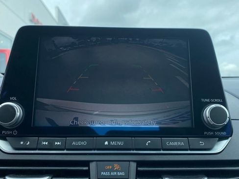 Used 2023 Nissan Altima 2.5 SR FWD image 22