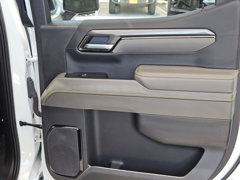 Certified 2022 Chevrolet Silverado 1500 ZR2 AWD/4WD image 26