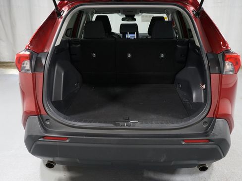 Used 2020 Toyota RAV4 LE image 31