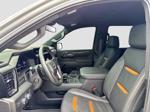 Used 2025 GMC Sierra 1500 AT4 image 11