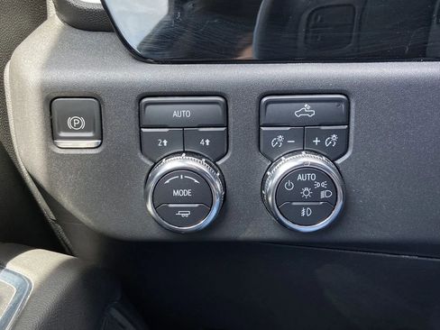 Used 2022 GMC Sierra 1500 Elevation AWD/4WD image 11