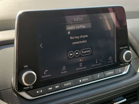 Used 2025 Nissan Rogue SV FWD image 24