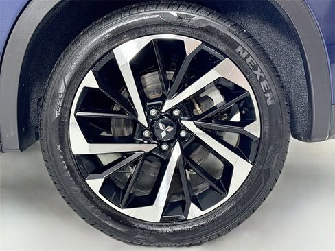 Used 2023 Mitsubishi Outlander SE image 9