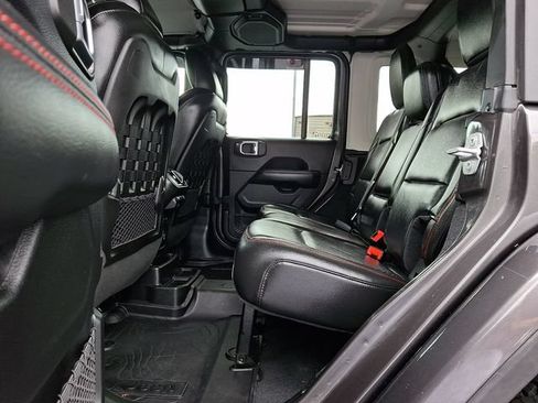 Used 2018 Jeep Wrangler Unlimited Rubicon AWD/4WD image 13