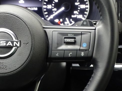 Used 2024 Nissan Pathfinder SV image 27