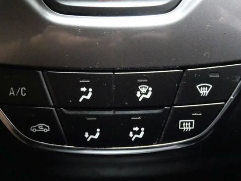 Used 2018 Chevrolet Cruze LT FWD image 17