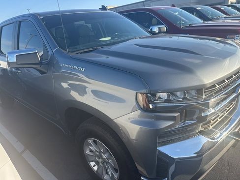 Used 2021 Chevrolet Silverado 1500 LT image 3