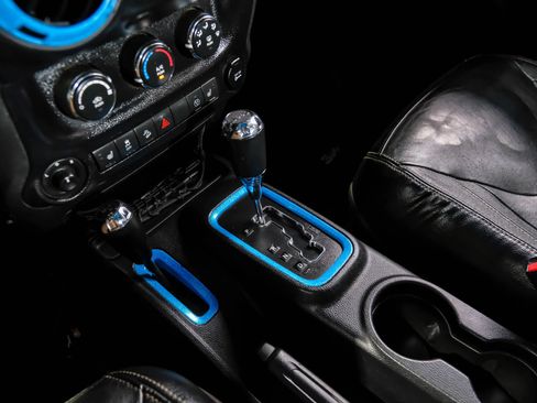 Used 2016 Jeep Wrangler Unlimited Rubicon AWD/4WD image 25