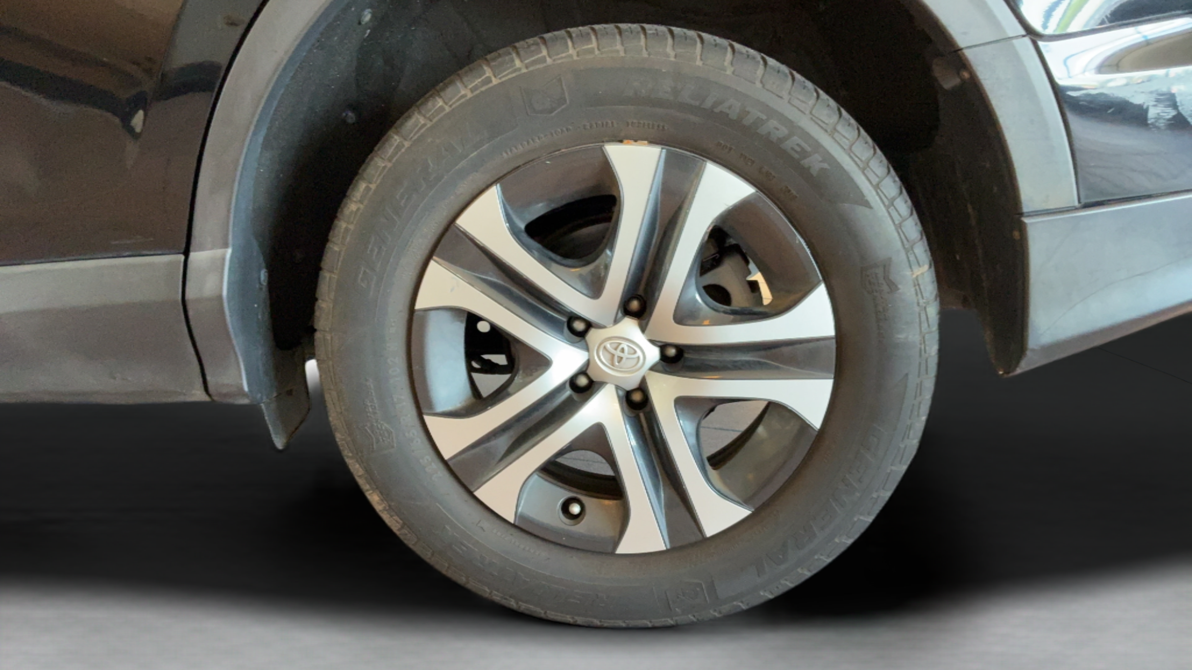Used 2016 Toyota RAV4 LE FWD image 32