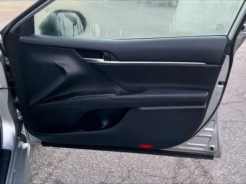 Used 2023 Toyota Camry SE image 21