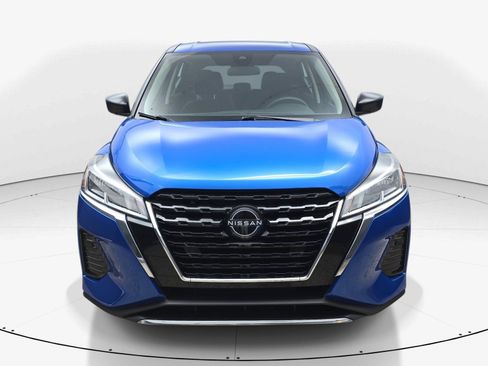 Used 2025 Nissan Kicks Play S FWD image 9