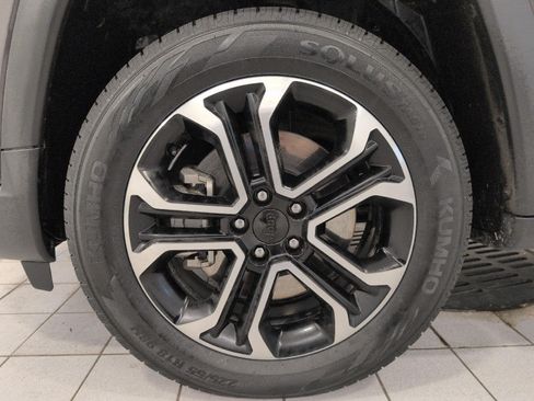 Used 2023 Jeep Compass Limited AWD/4WD image 3