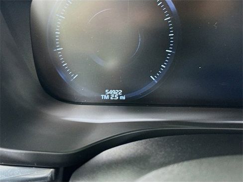 Used 2020 Volvo XC60 T5 Momentum image 33