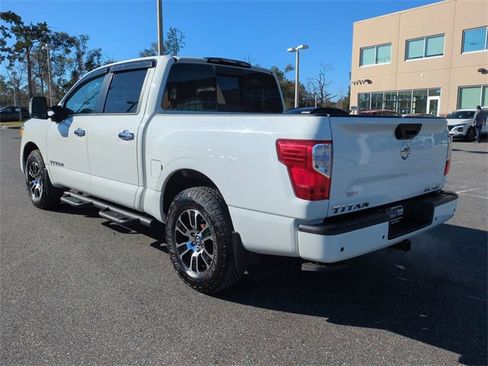 Used 2021 Nissan Titan SV w/ SV Convenience Package image 7