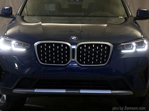 Used 2025 BMW X4 xDrive30i w/ Premium Package image 6