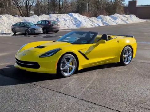 Used 2015 Chevrolet Corvette Stingray Convertible image 2