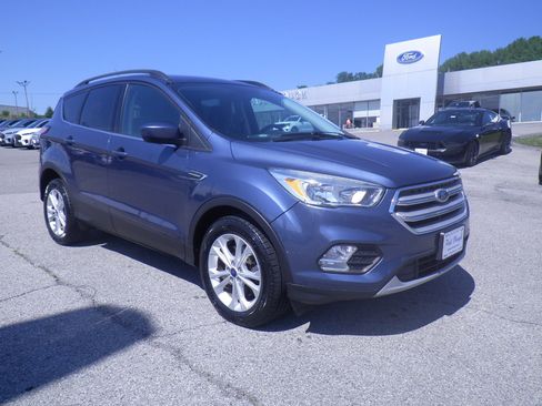 Used 2018 Ford Escape SE AWD/4WD image 1