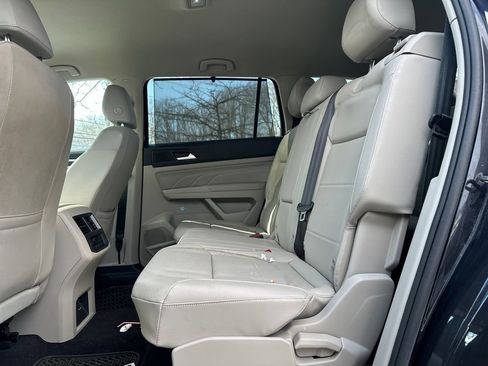Used 2023 Volkswagen Atlas SE w/ Black Wheel Package image 13
