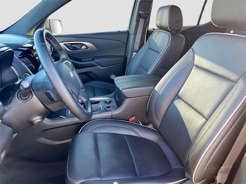 Used 2023 Chevrolet Traverse Premier image 22